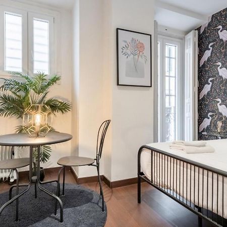 2 Bedrooms 2 Bathrooms Furnished - Malasana - Bright Stylish - Mintystay Madrid Buitenkant foto