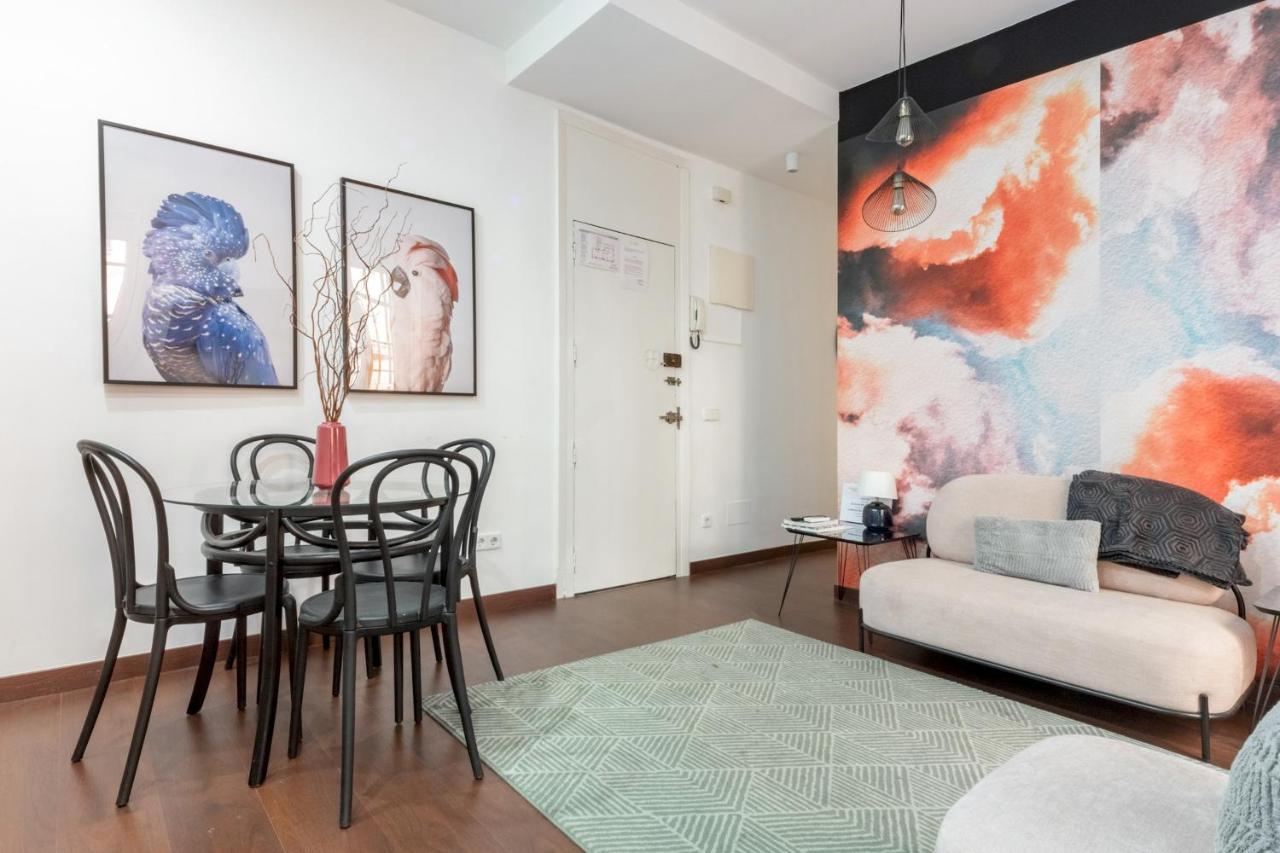2 Bedrooms 2 Bathrooms Furnished - Malasana - Bright Stylish - Mintystay Madrid Buitenkant foto
