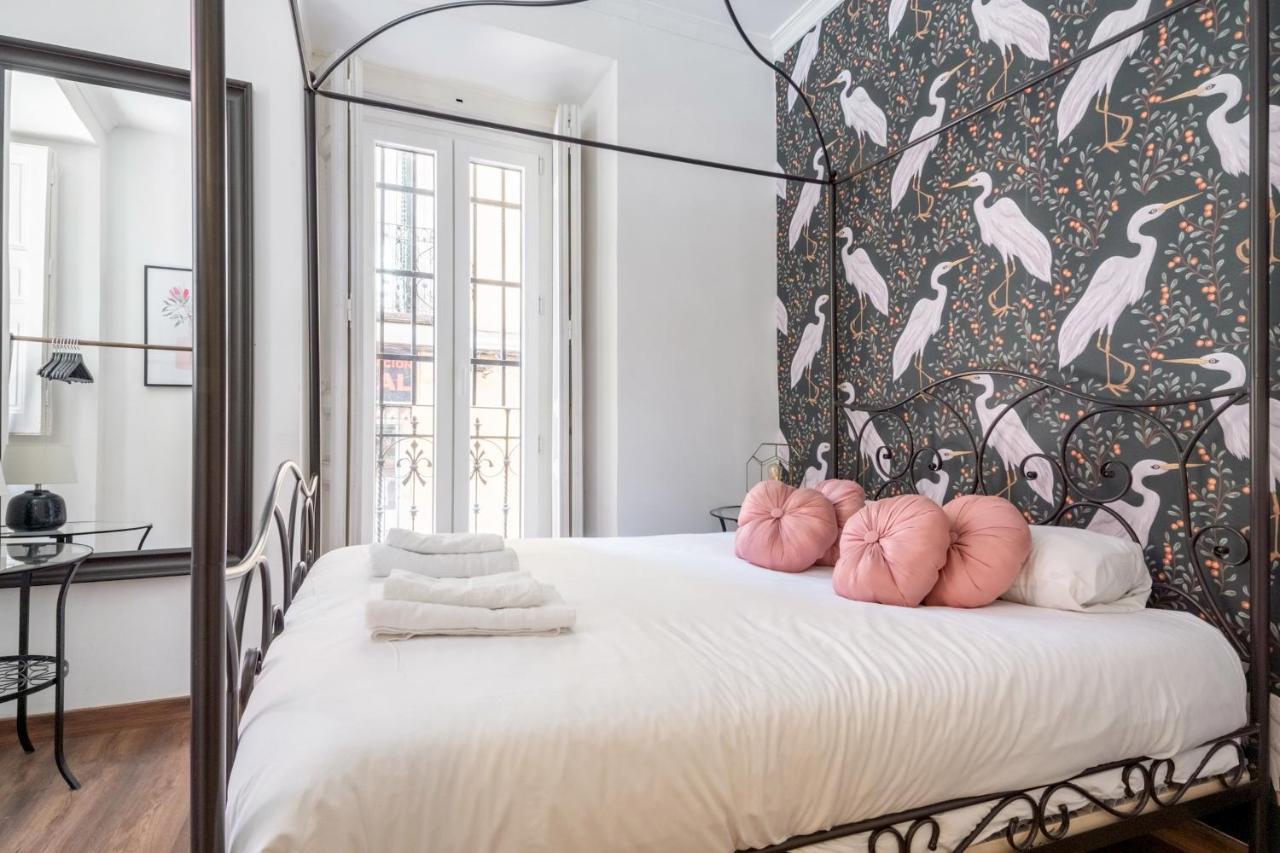 2 Bedrooms 2 Bathrooms Furnished - Malasana - Bright Stylish - Mintystay Madrid Buitenkant foto
