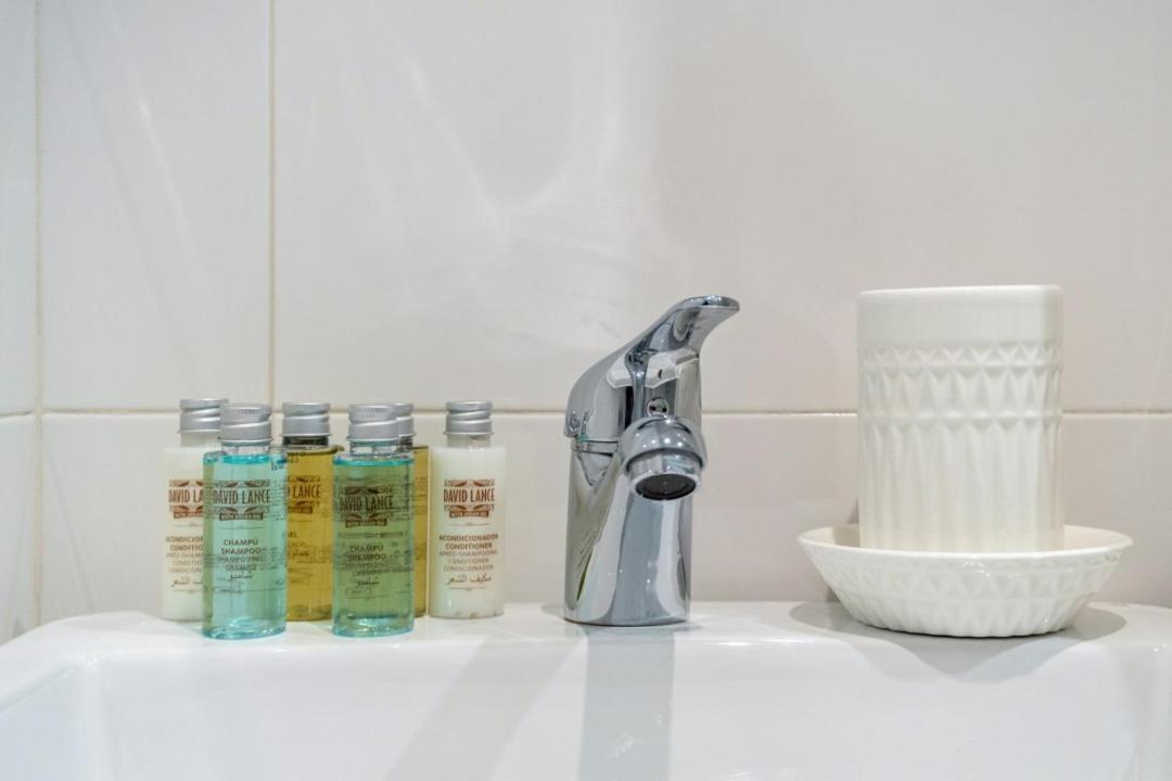 2 Bedrooms 2 Bathrooms Furnished - Malasana - Bright Stylish - Mintystay Madrid Buitenkant foto