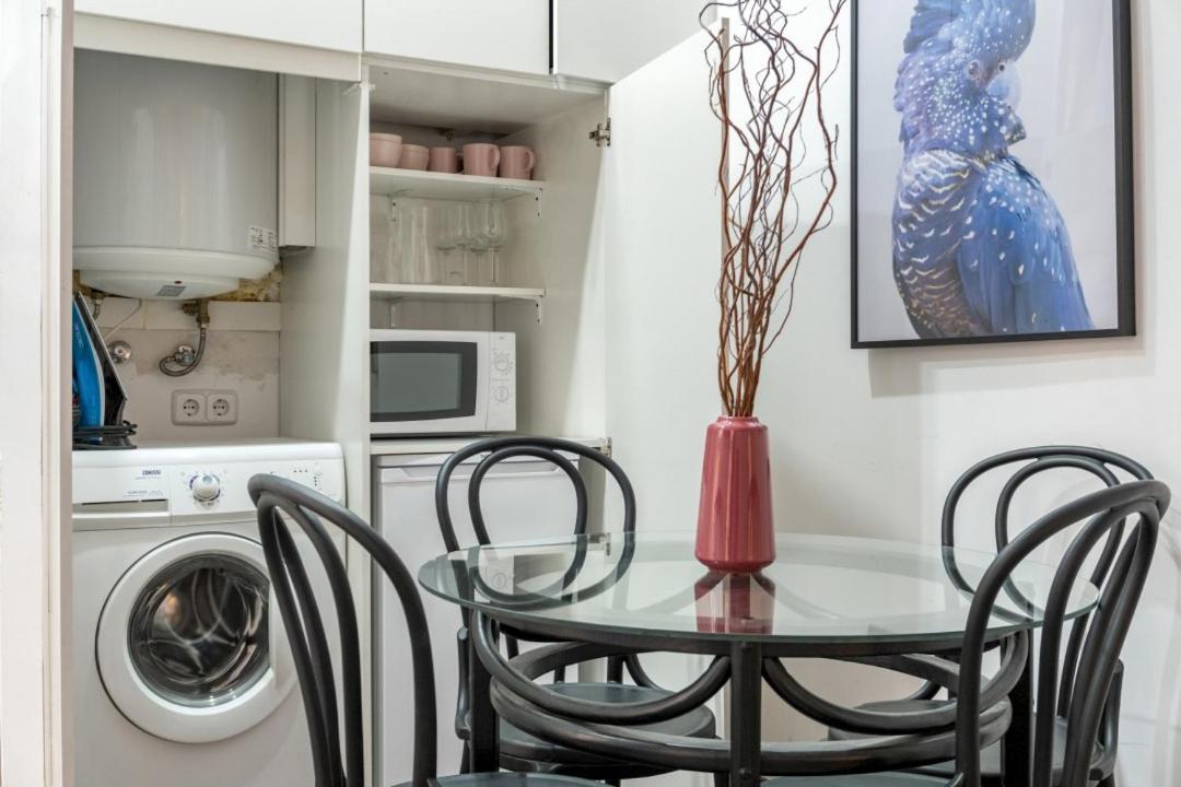 2 Bedrooms 2 Bathrooms Furnished - Malasana - Bright Stylish - Mintystay Madrid Buitenkant foto