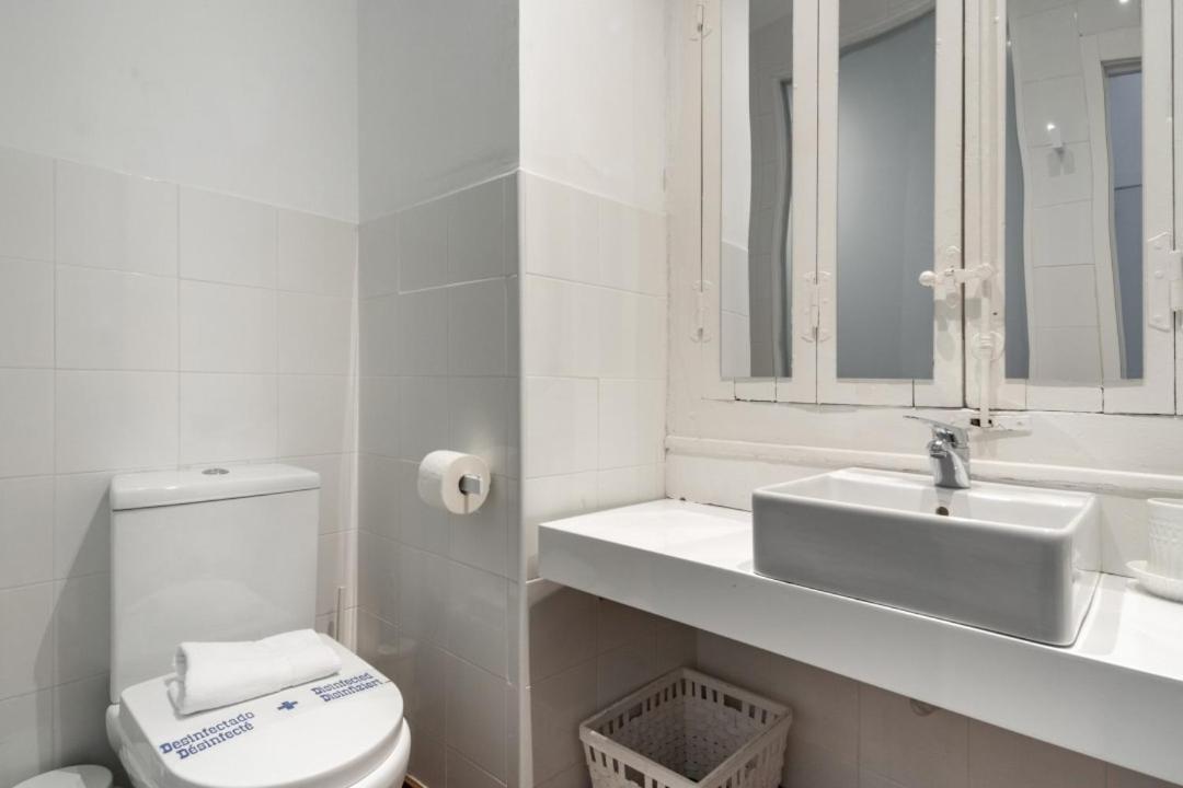 2 Bedrooms 2 Bathrooms Furnished - Malasana - Bright Stylish - Mintystay Madrid Buitenkant foto